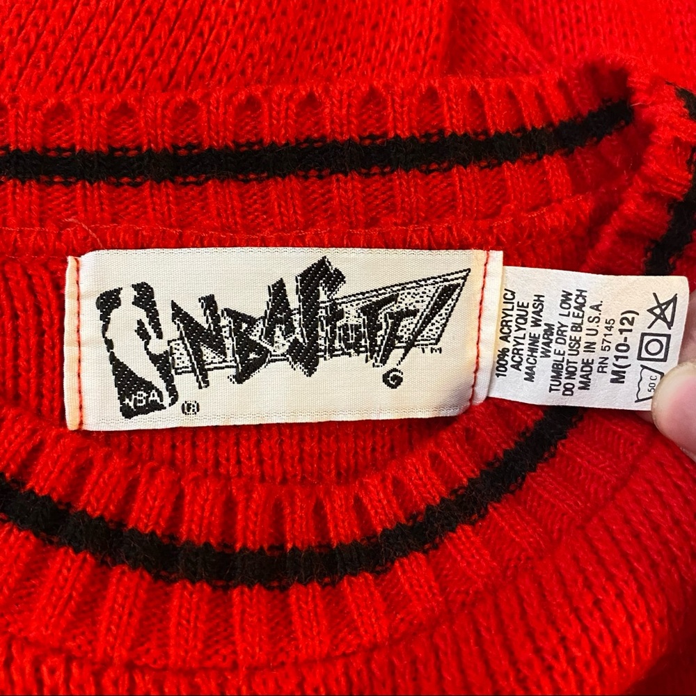 Vintage Chicago Bulls NBA Stuff Youth Boys Knit Sweater Size Medium 10-12 - Picture 3 of 5